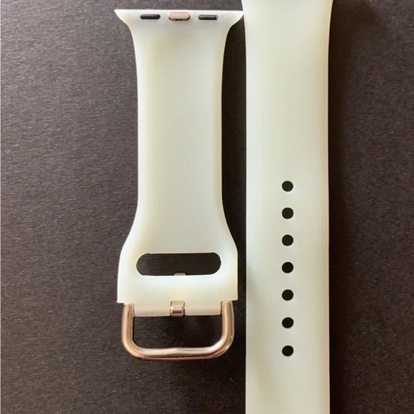 Changing colors iPhone watch band - Picture 4 of 4